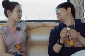 吉娜“珍珠腋窝”有多美？搭配无袖衣太好看，网友：朗朗好眼光图片