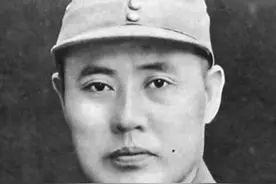 “七路半”的傅作义：手握55万兵权，为何选择撤出城外接受改编？图片