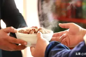 酸辣丸子汤配泡面，在这地界儿早餐这样吃才过瘾图片