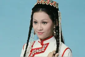 还记得周润发前妻余安安吗？她这档节目尺度也太大了图片