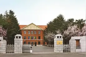 严格落实“四个最严”要求，切实保障师生“舌尖上的安全”张志军副省长视察吉林省实验中学校园食品安全工作图片