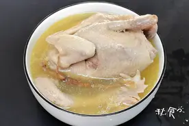 想要“鸡汤”好喝，选材、用料很重要，选对食材，只加盐调味都香图片