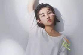 张子枫小时候怎么走红毯？冯小刚牵着，张国强抱着，陈道明太宠图片