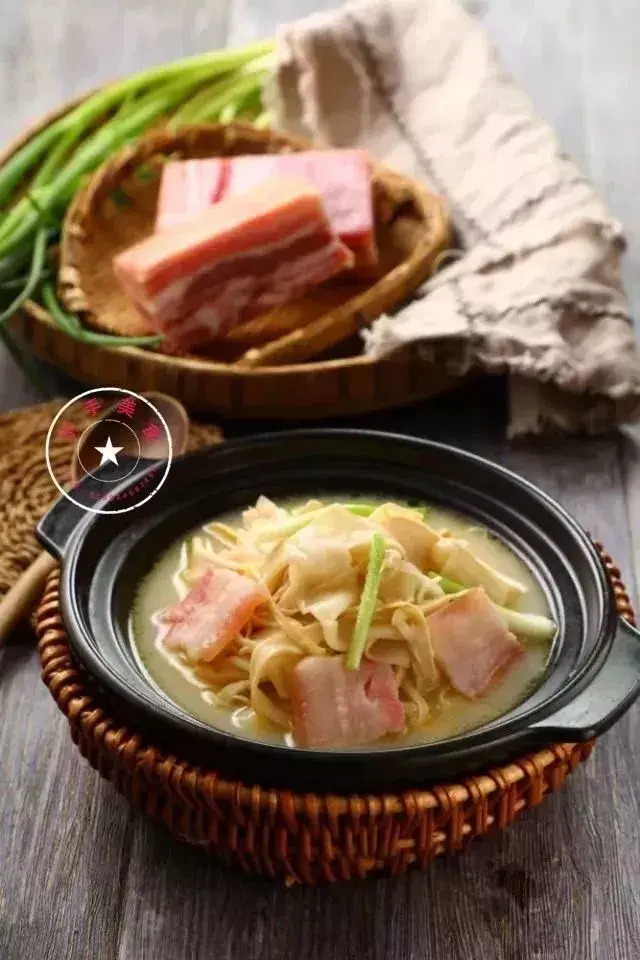 花胶松茸鸡汤上火吗 2026年花胶松茸鸡汤上火吗能吃吗