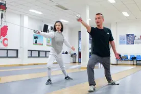徐莉佳学击剑是怎样的体验？体荟魔都“冠军与你一起学”图片