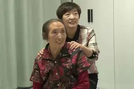孝老爱亲 其心若兰丨党的女儿 百名女党员风采（88）图片
