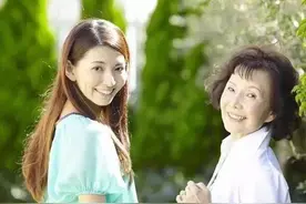 如果婆婆身上有4个特征，孩子交给她准没错，宝妈能省心不少图片