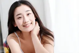 两性交往，追上五六十岁的女人不用太费劲，这3个技巧足够了图片