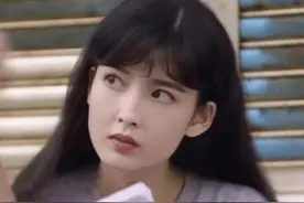 未出生便丧父，曾遭丈夫背叛却相爱三十年，女神周慧敏的坎坷人生图片