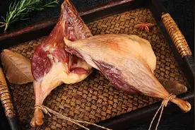 做腊鸭腿不能直接抹白酒，多做2步，没腥味咸香可口，保存时间久图片