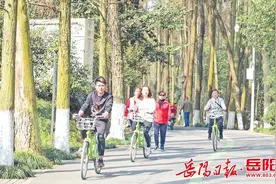 一湖碧水迎客来——南湖新区“守护一江碧水”交出亮眼成绩单图片