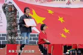 张桂梅校长在华坪女高的开学第一课图片