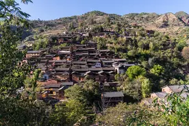 大山里的千年古村图片