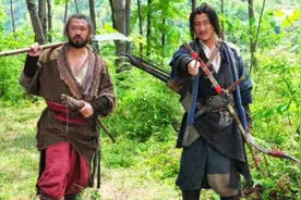 古代考生盘缠丰厚，无缚鸡之力，为何山贼不打劫？看腰间绑着啥？图片