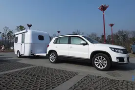 湖北程力集团首推小型拖挂式房车，欢迎广大客户前来考察图片