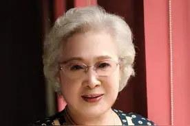 98岁的秦怡：两次婚姻失败，晚年丧子，依旧面带春风，有何秘诀图片