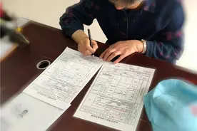 励志！信阳82岁老人考驾照科目三满分考过图片