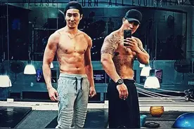 华人男星称好莱坞正在对亚裔极端神化，对亚裔演员极端友好图片
