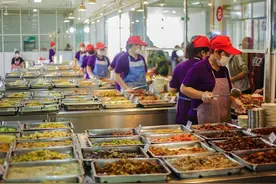 211学生有多不好惹？食堂天价“梅菜扣肉”，转眼被学生送上热搜图片
