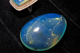 多米尼加蓝珀，在蓝珀中是极品，视觉感超棒图片