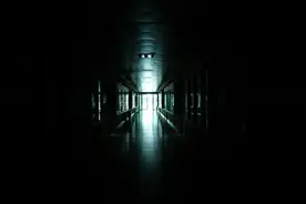 实习生半夜上厕所坠楼，致10级伤残！宁波这家单位被判赔18万元！图片