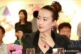 最漂亮80后女老板，失去父母后接管百亿家业，35岁掌控8500亿资产图片