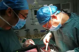 惊险！23岁小伙被玩具驽一箭穿胸，心脏停跳下，西安医生为他切开肺动脉图片
