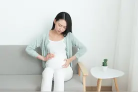 生娃后有了“妈妈腰”，站着说话也腰疼，原因究竟有哪些？图片