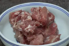 排骨不管怎么做，都不能直接焯水，学会这招，排骨不腥软烂鲜香图片