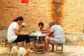 谚语“人在床上别磕头，人端饭碗莫停留”是啥意思？老祖宗告诉你图片