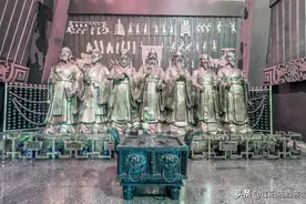 别让双标拖垮了你的人生，做人，也不能太双标图片