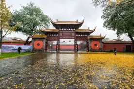 南京私藏了一座毗卢寺，毗卢遮那佛光芒万丈，令人敬仰图片
