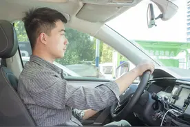 开车人群长期开车导致的后果图片
