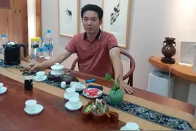 肯随秾艳共争妍-六人花鸟画展——刘伟雄图片