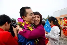 中国太空漫步第一人翟志刚：妻子淑静永远为他守候最温馨的家图片