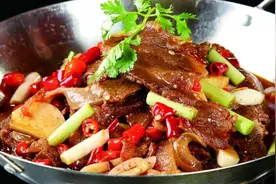 干锅小牛肉（附自制辣味红牛油配方）图片