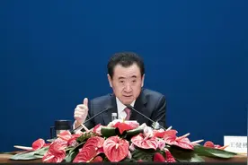 高调换红旗车，王健林无债一身轻，成为了房地产最被羡慕的人图片