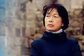余光中称她是性情中人,真性情下是有失偏颇的三观,不怪她跌落神坛图片