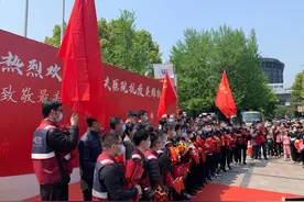 嫁给他，嫁给他！”分别60天，这名邵逸夫医院援荆男护士回家第一件事———求婚！图片