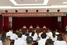 穿越百年聆听历史回响，这场朗诵会燃起奋斗激情图片