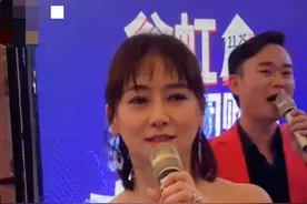 翁虹罕见接商演捞金，52岁身材走样显发福，面容却仍精致似少女图片