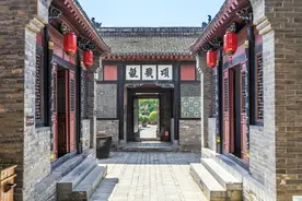 为什么有这么多人自称是地主的后代？不是自称，而是事实上我就是图片