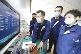 新时代·铁路榜样丨鲁勇：从一线学徒到“现代鲁班”图片