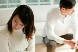中年夫妻究竟该不该分床睡？图片