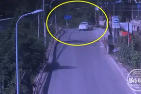 懵了！车顶上突然出现一个人：我是谁？我在哪？为什么在这里？图片