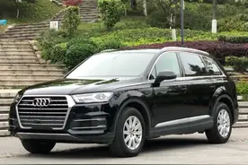 老款奥迪Q7图片
