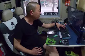 6千多买联想电脑出了问题，上门服务还要收费，看他怎么怒怼客服视频封面
