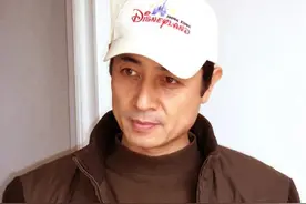 《前行者》主演吴晓东：红楼剧组结缘，与初恋妻子爱一生图片