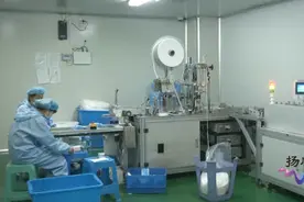 广陵区：口罩生产企业开足马力 为全球疫情防控贡献“扬州力量”图片