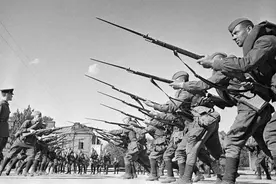 苏联钢铁洪流很威武？其实是步兵损失过大，兵源已经开始枯竭了图片